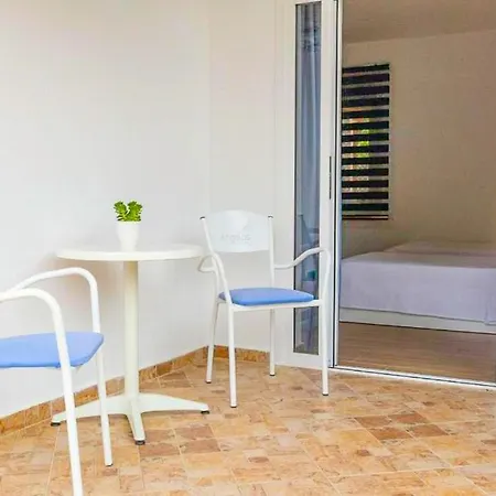 Angelina Hotel