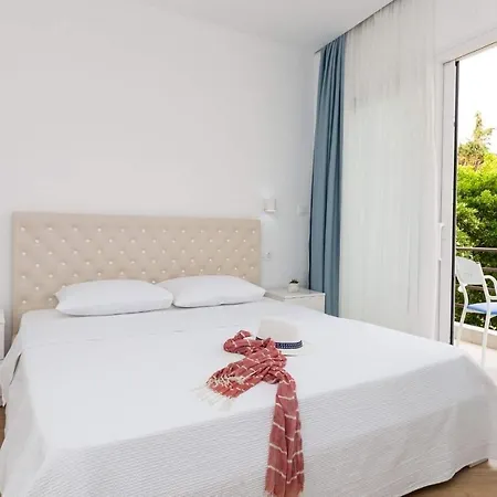 Angelina Hotel Ormos Panagias