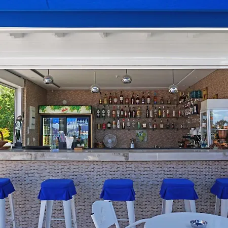 מלון Angelina 2*